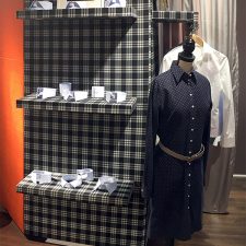 Ulrike Stöckle präsentiert in den Räumen von FEINES SCHUHWERK ausgesuchte Stücke aus der aktuellen Kollektion.